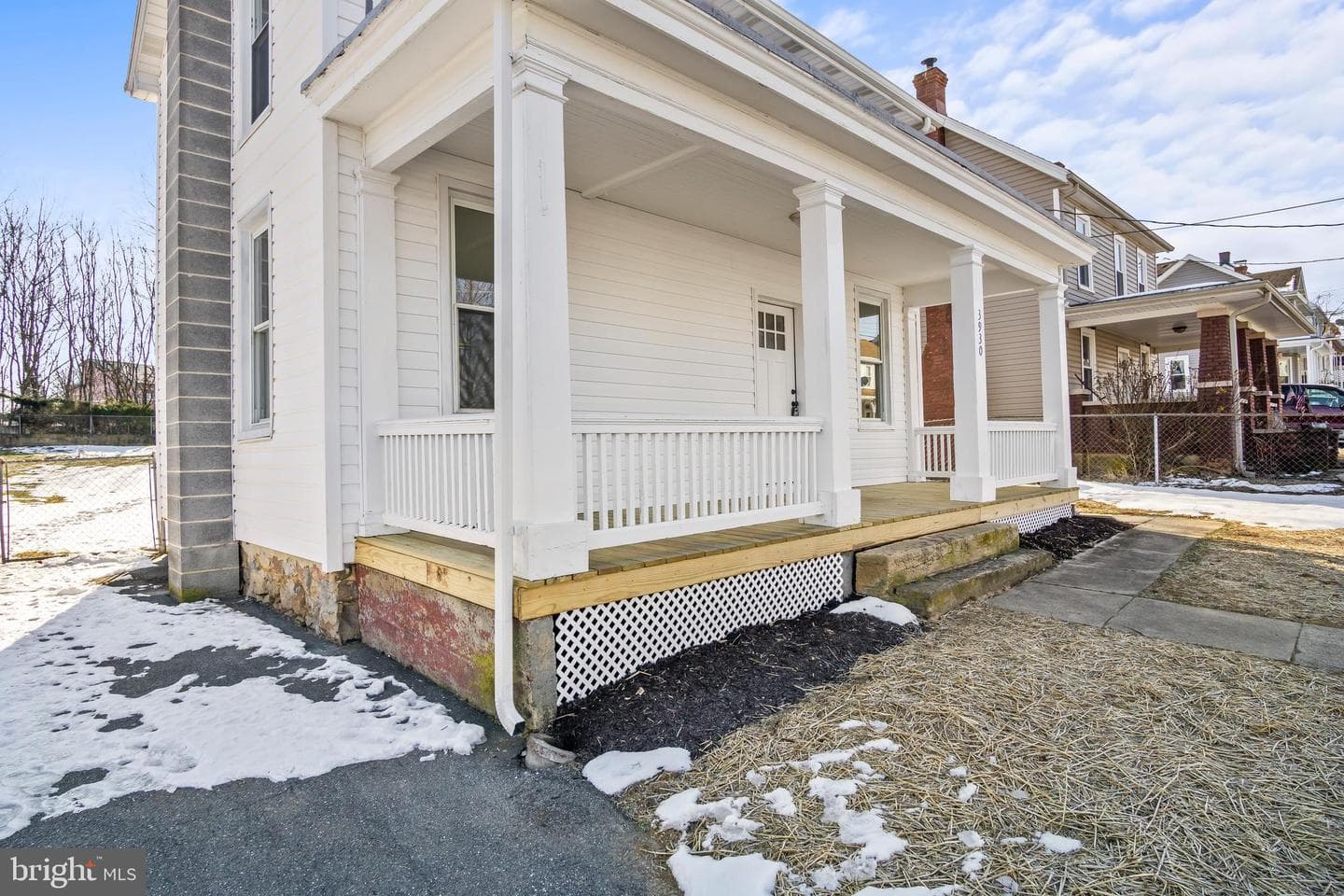 3930 Lincoln Street photo 3