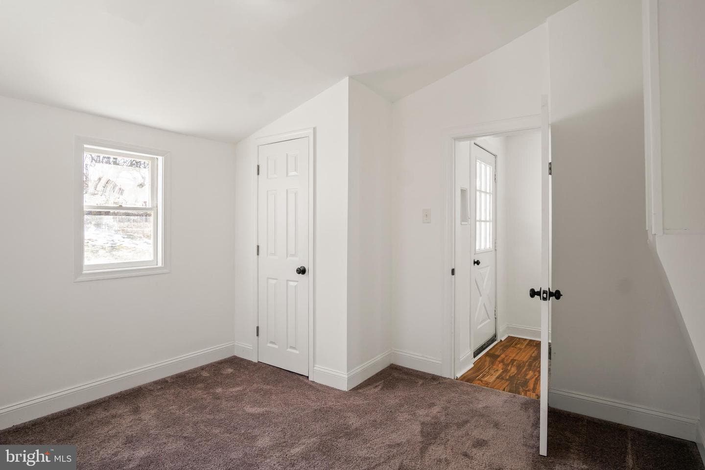 3930 Lincoln Street photo 33