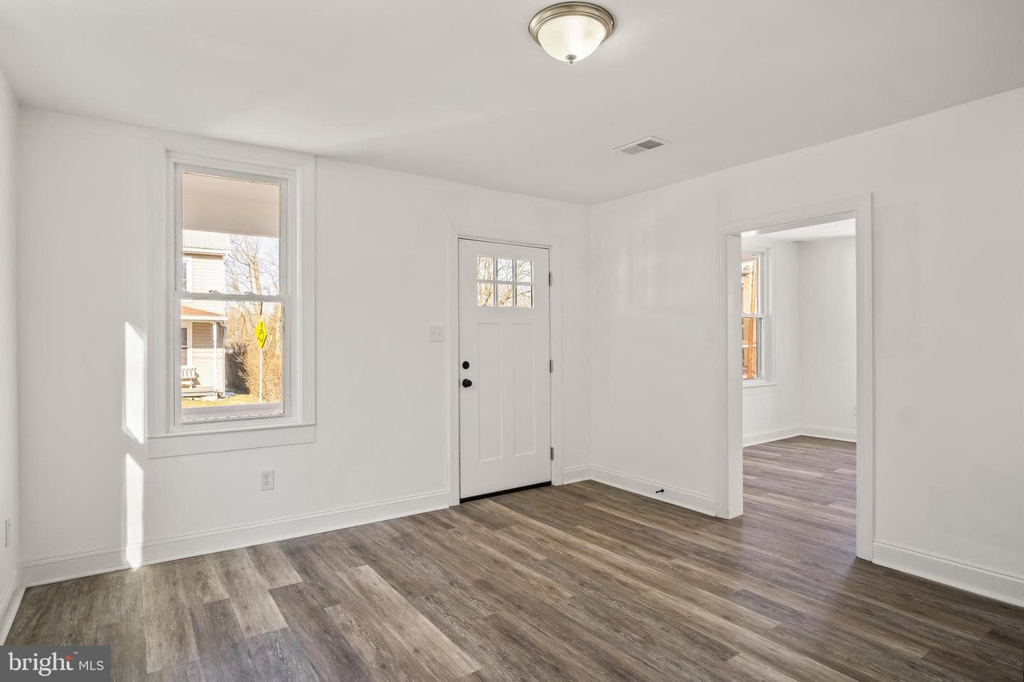 3930 Lincoln Street photo 7