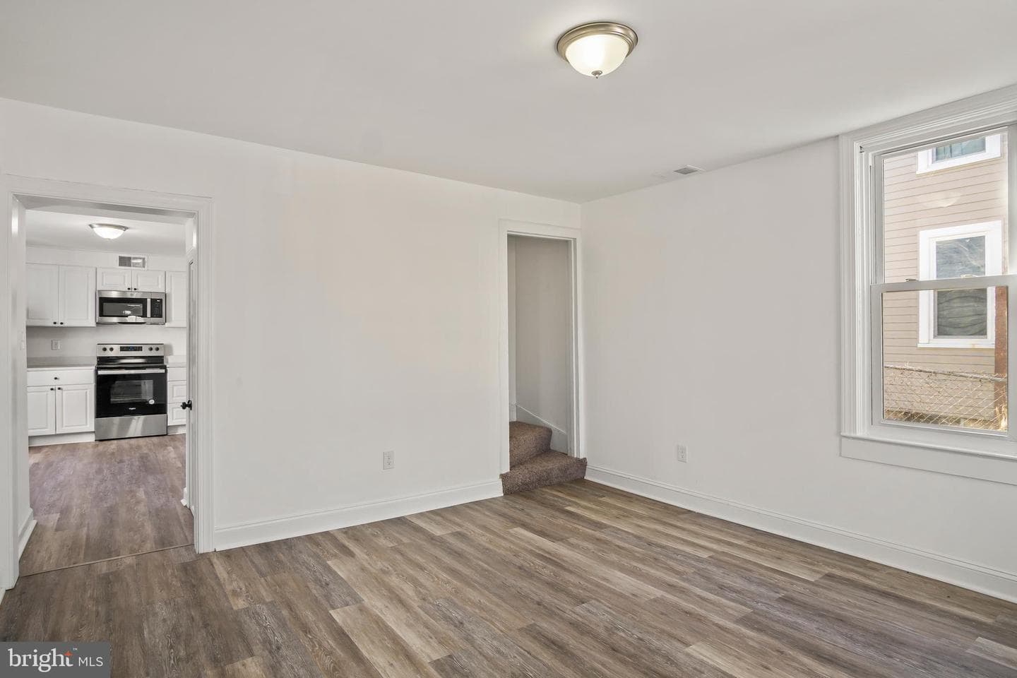 3930 Lincoln Street photo 8