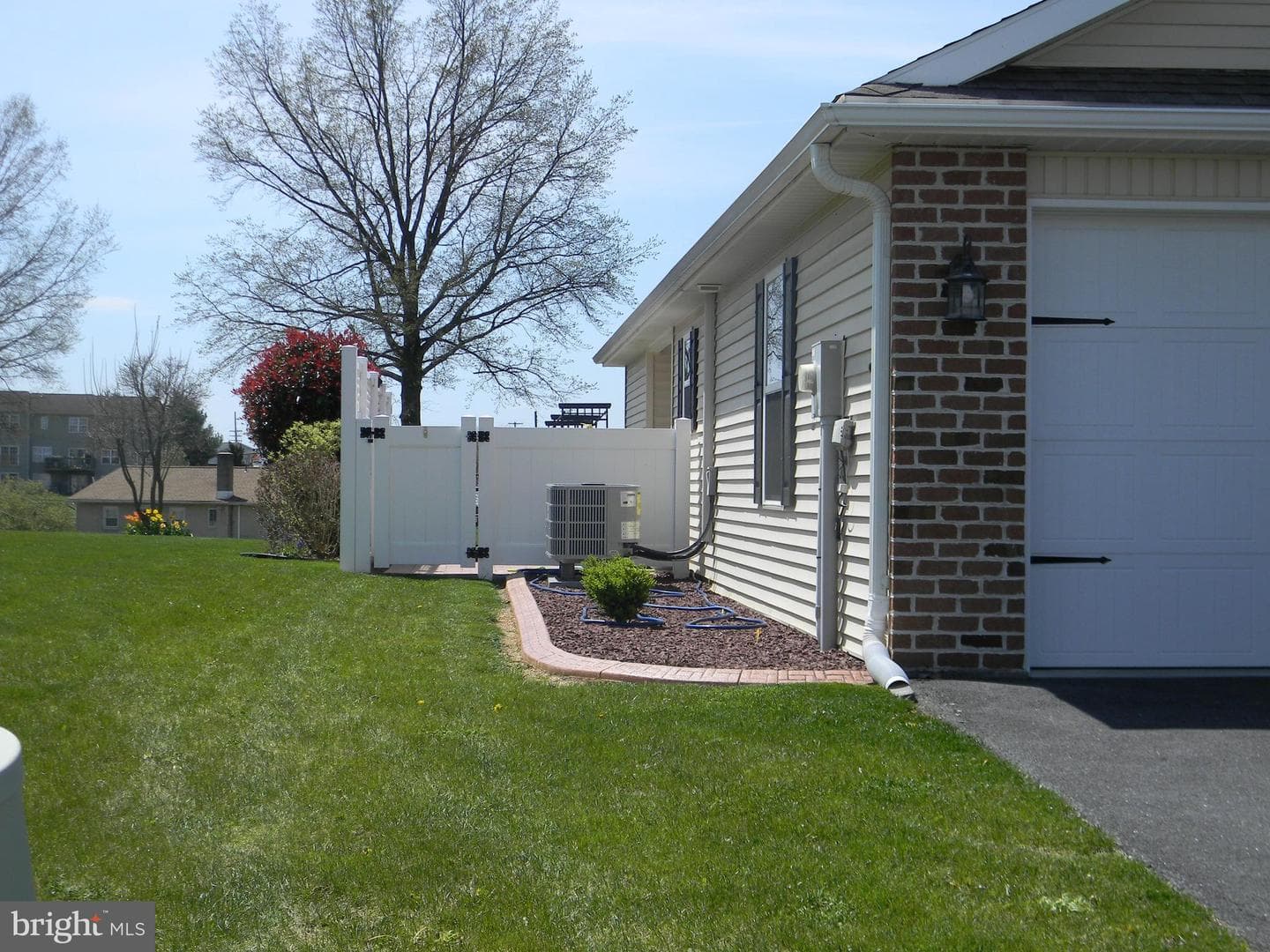 237 Park View Drive photo 2