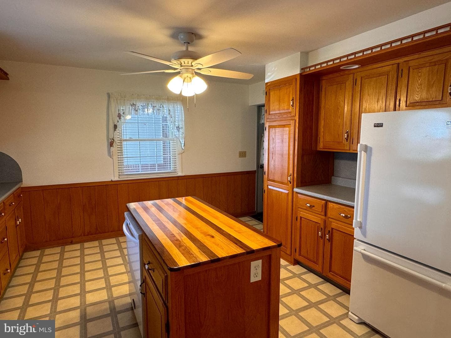 215 University Drive photo 4