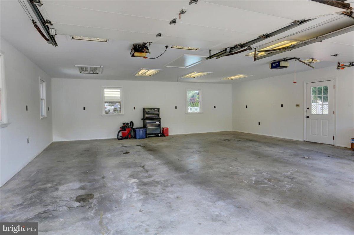 4631 Church Road photo 34