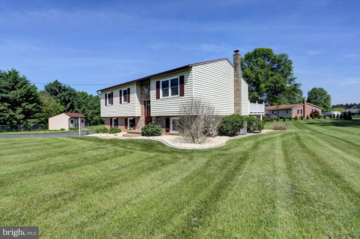 4631 Church Road photo 55