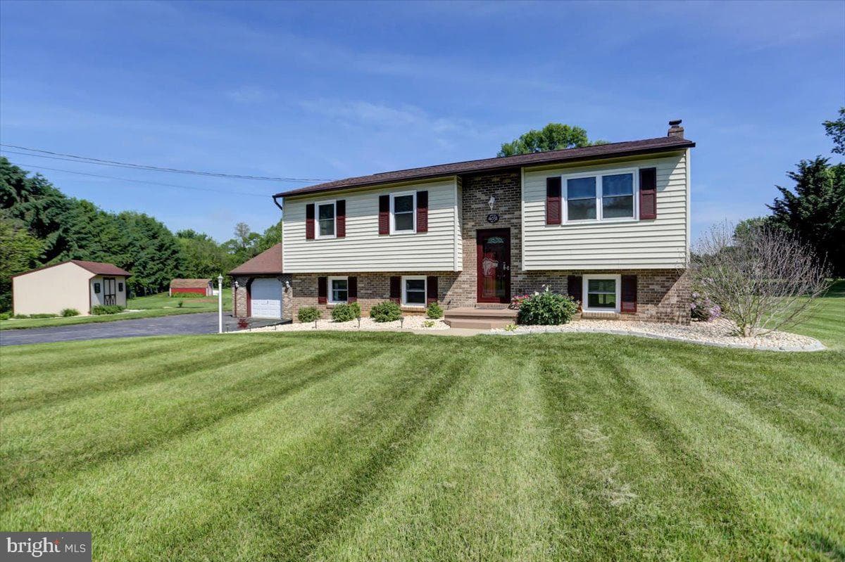 4631 Church Road photo 56