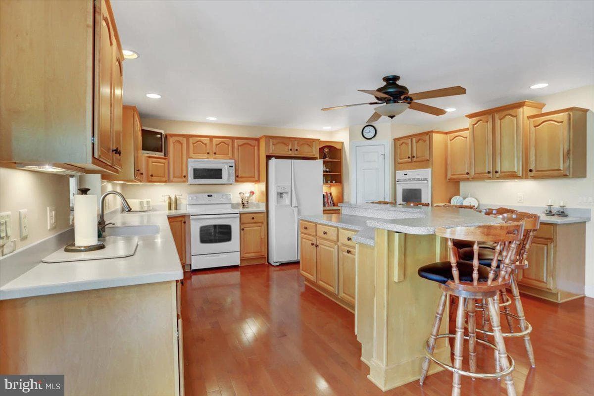 3135 St. Andrews photo 22