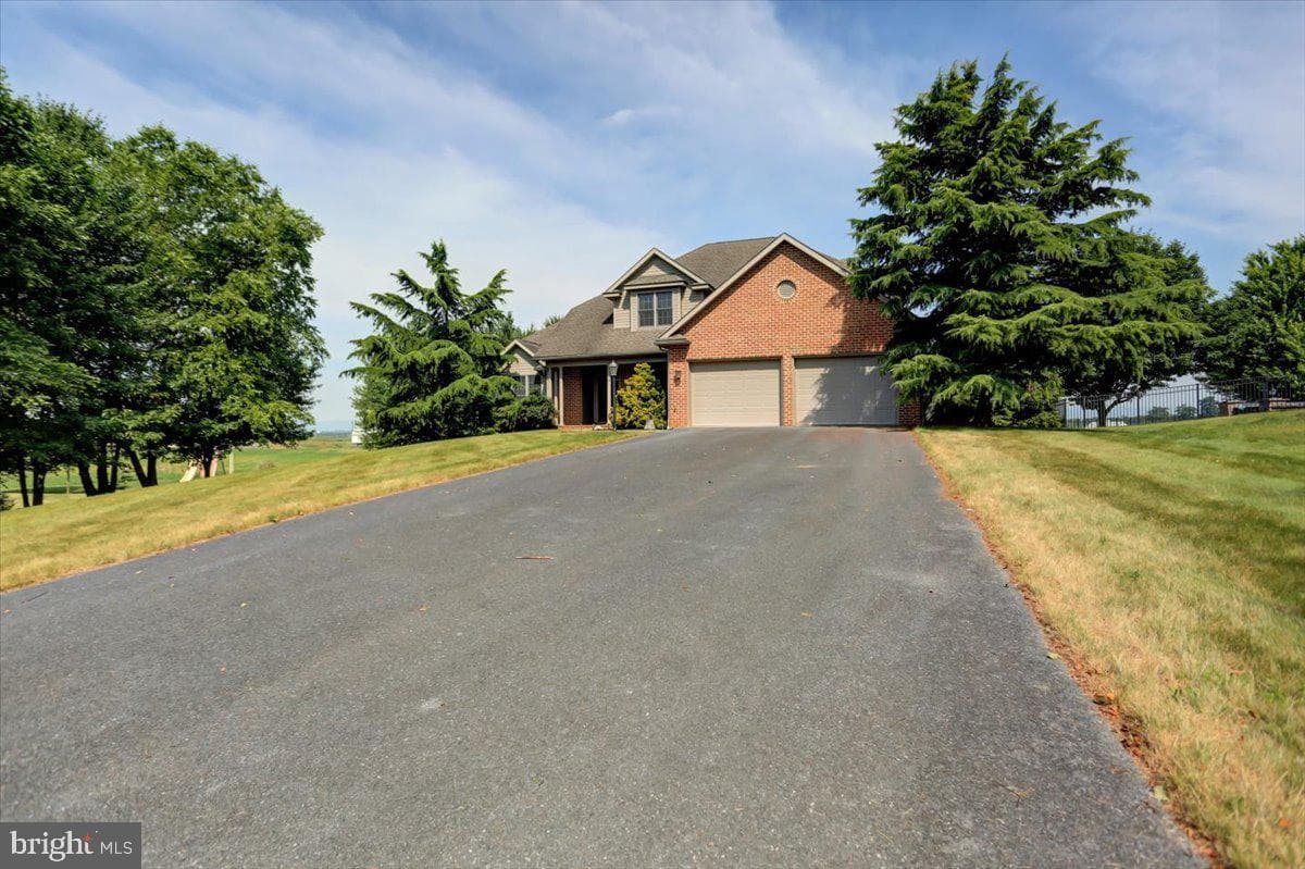 3135 St. Andrews photo 4