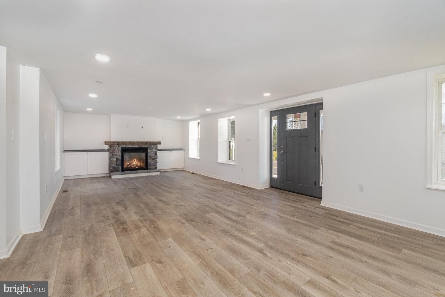 7185 Lincoln Way West photo 2