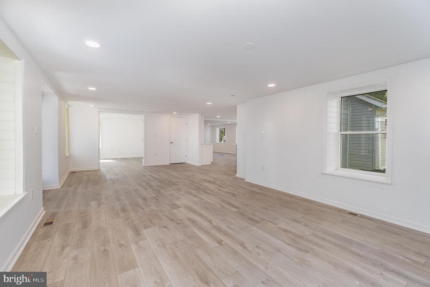 7185 Lincoln Way West photo 5