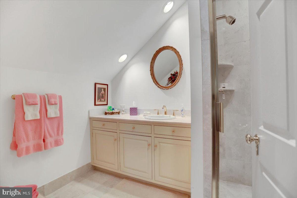 373 Craig Road photo 122