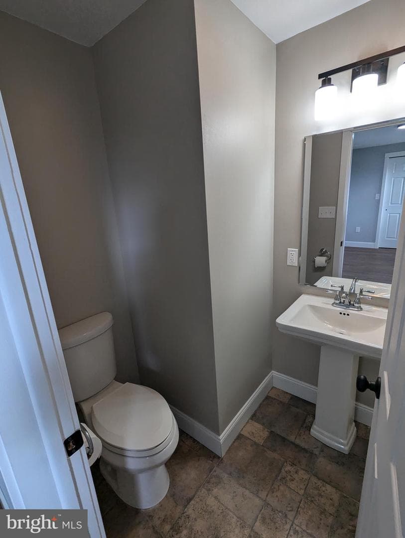 1586 Richard Avenue photo 13