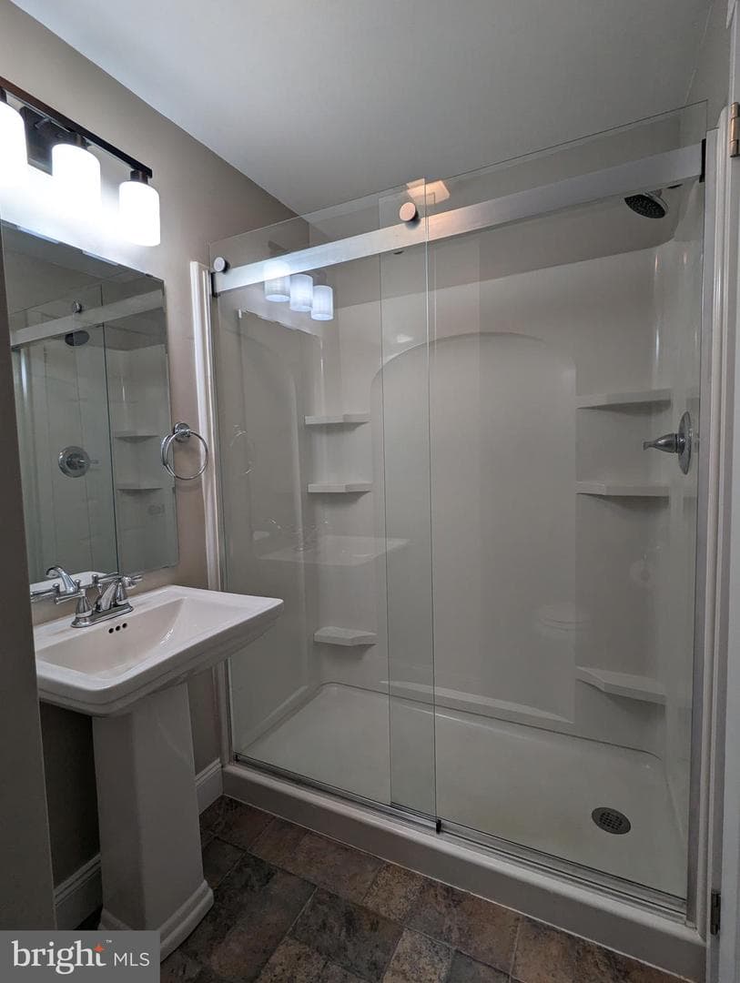 1586 Richard Avenue photo 14