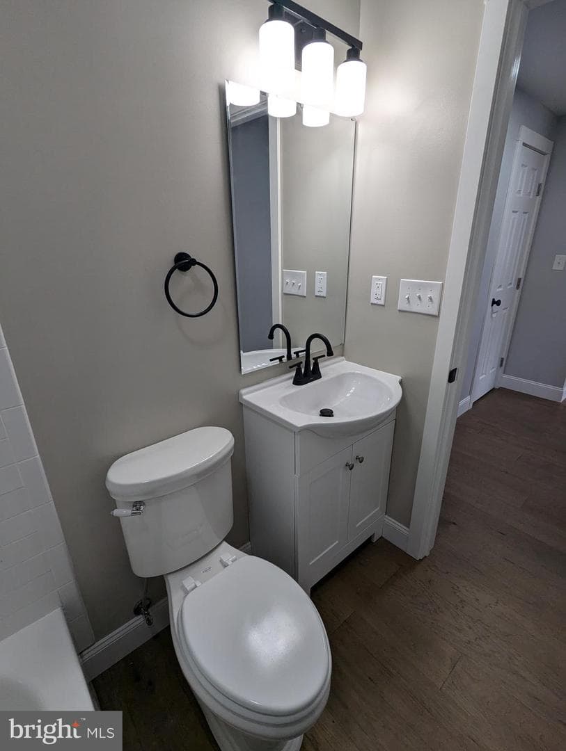 1586 Richard Avenue photo 17