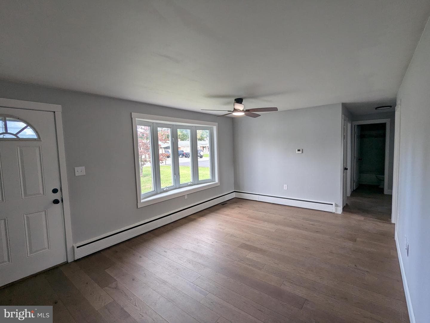1586 Richard Avenue photo 9