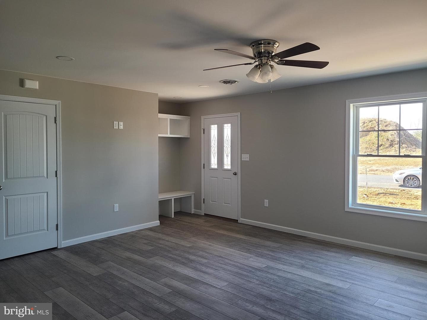 251 Grove Drive photo 4