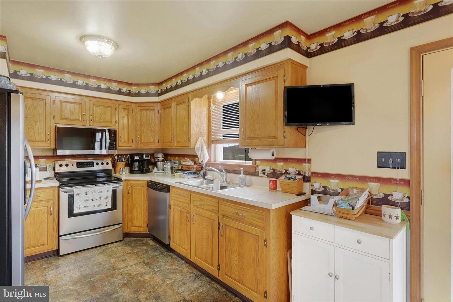 1274 Courtney Drive photo 8