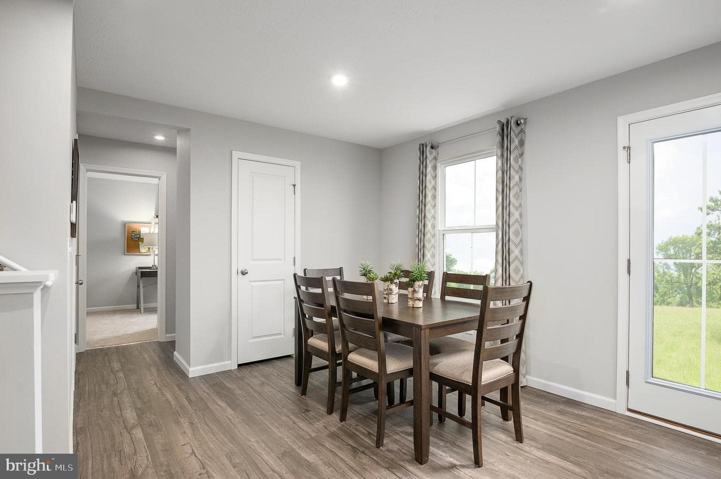 293 Diopside Drive photo 10