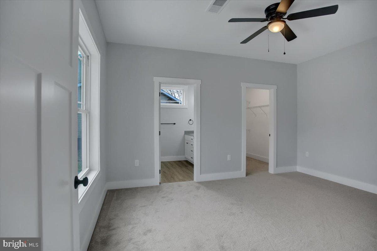 109 Baker And Russell photo 14