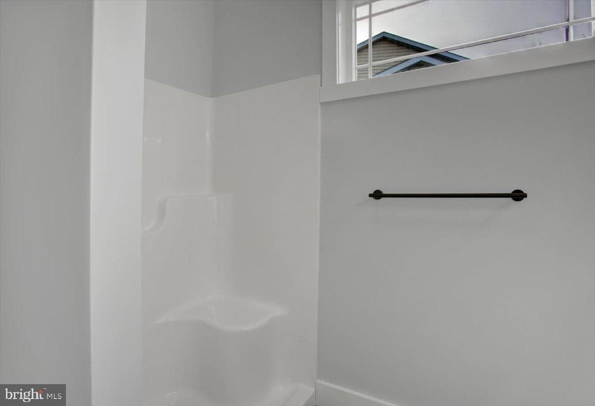 109 Baker And Russell photo 17