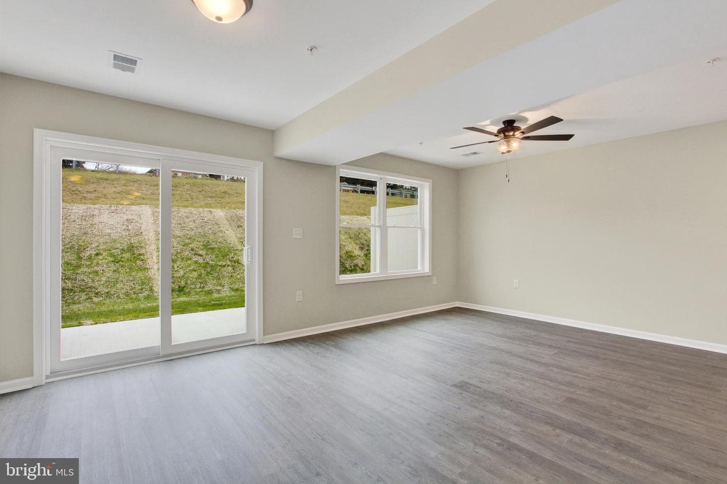 8860 Hillside Way photo 12