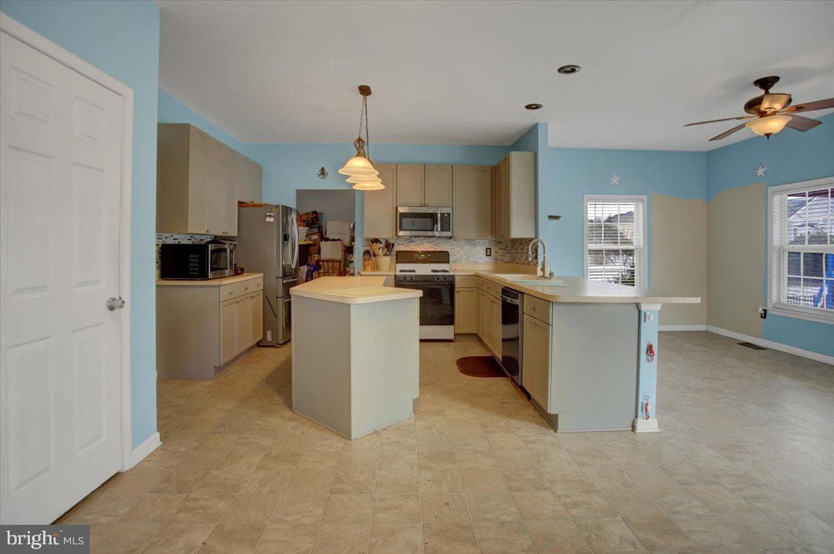 2850 Galaxy Dr. photo 11
