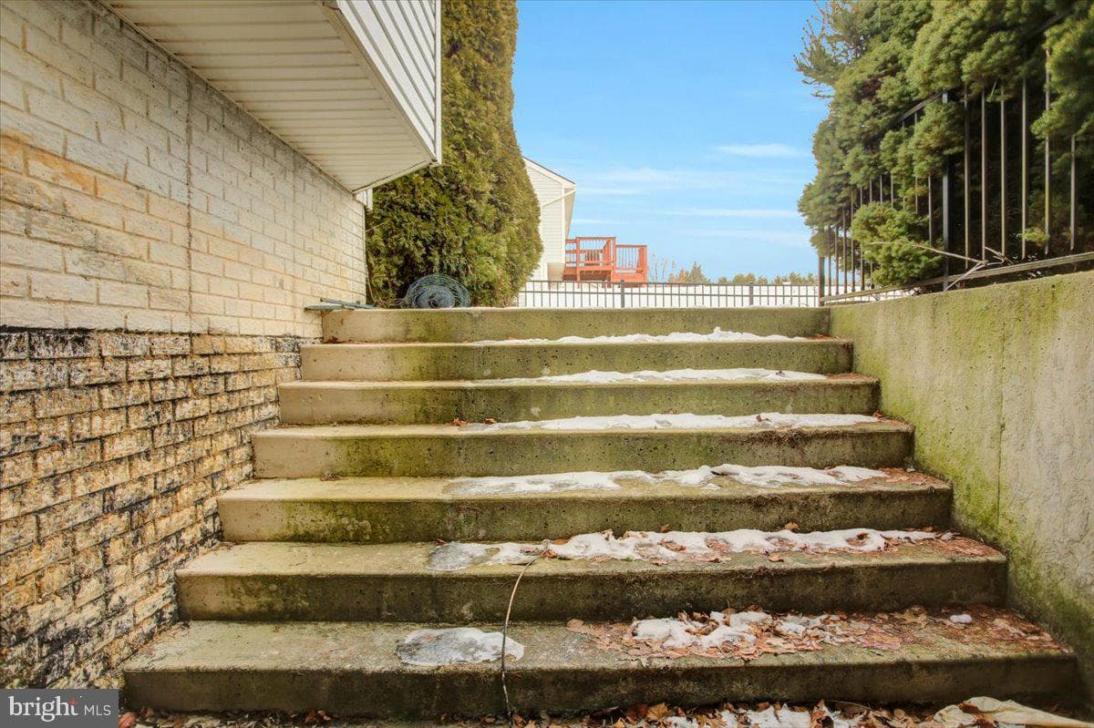 2850 Galaxy Dr. photo 48