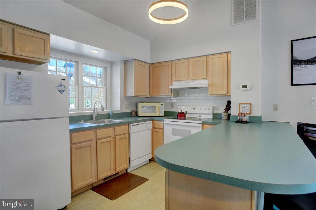 14072 Maple Way photo 13