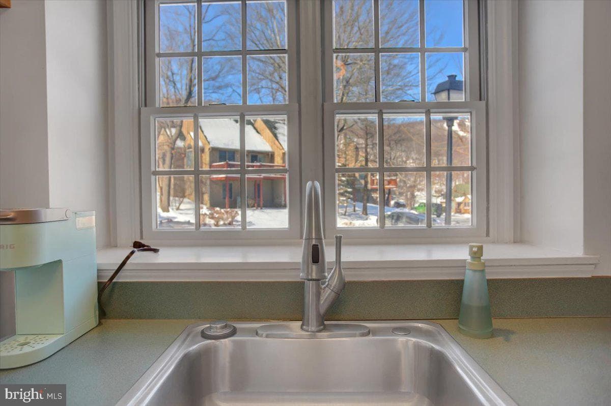 14072 Maple Way photo 14