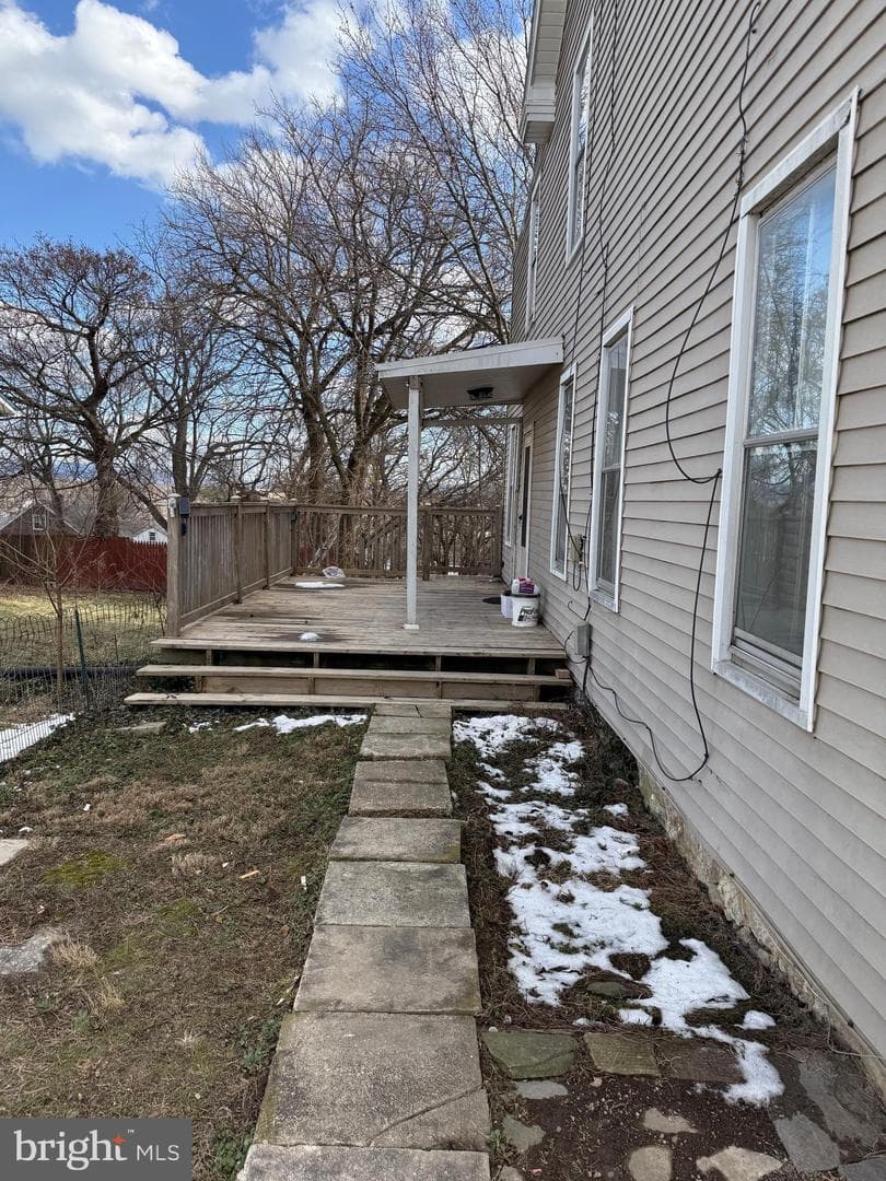 636 Pleasant Street photo 26