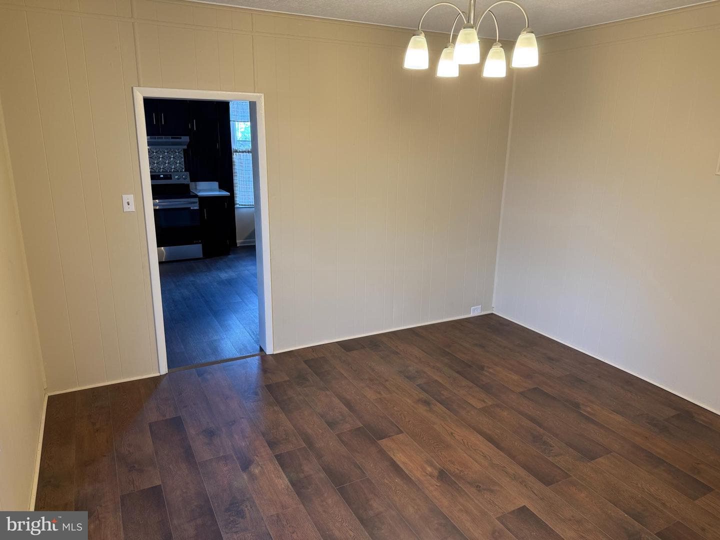 636 Pleasant Street photo 4