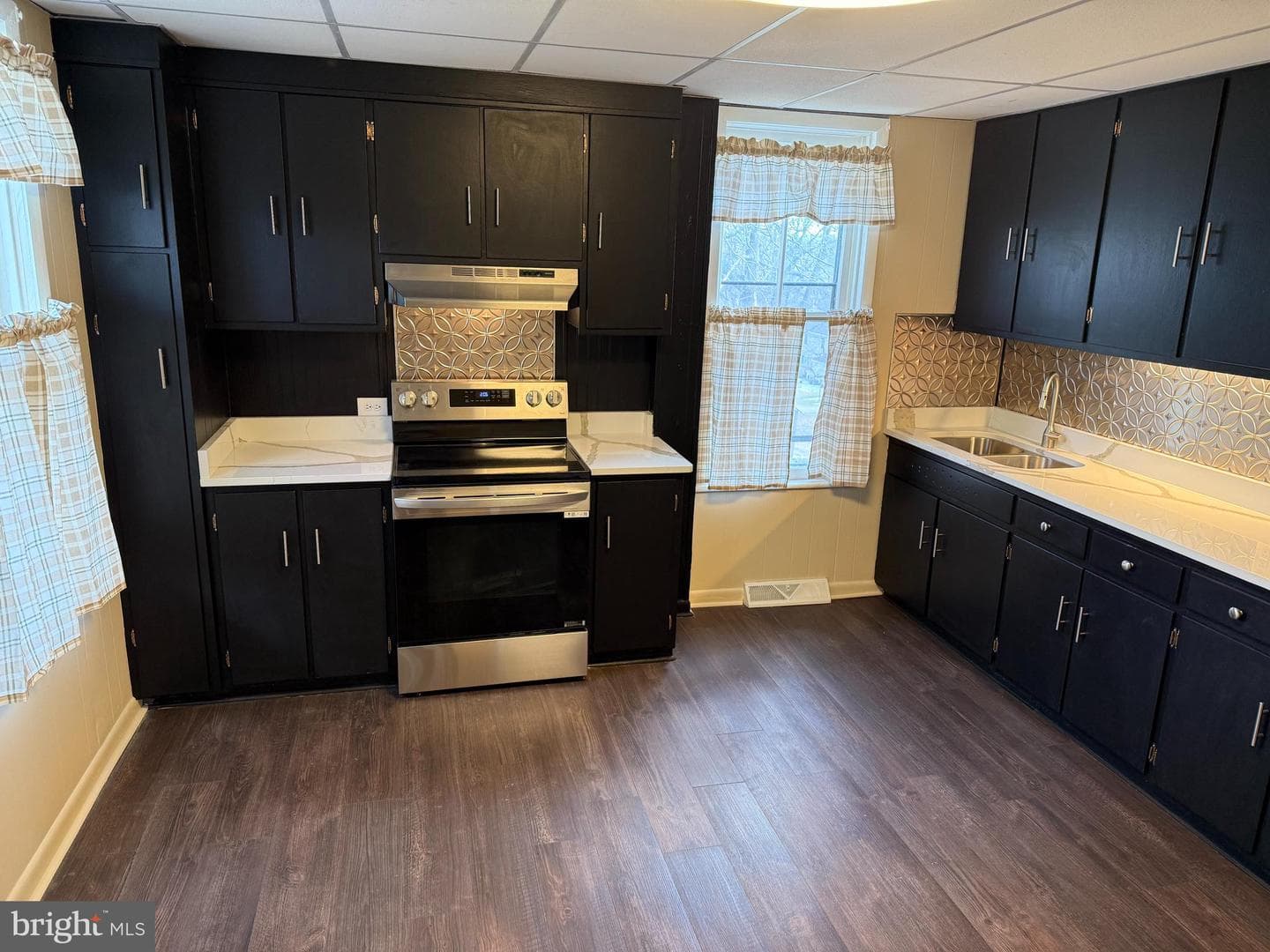 636 Pleasant Street photo 5