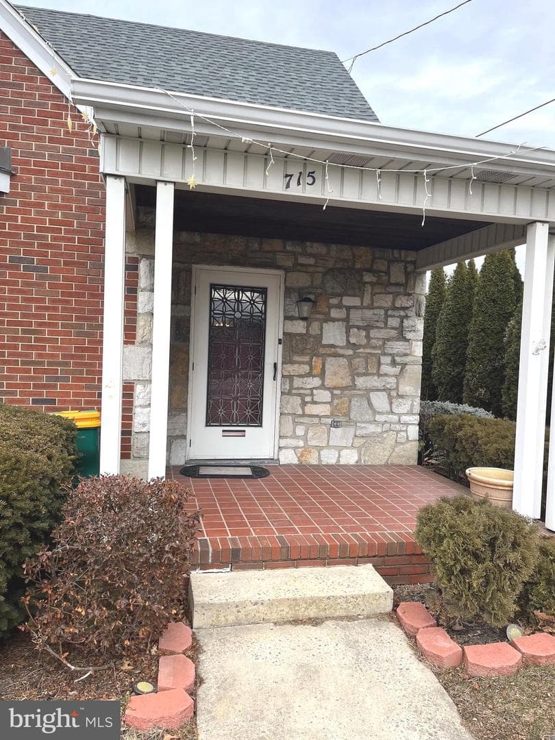 715 Main Street photo 3