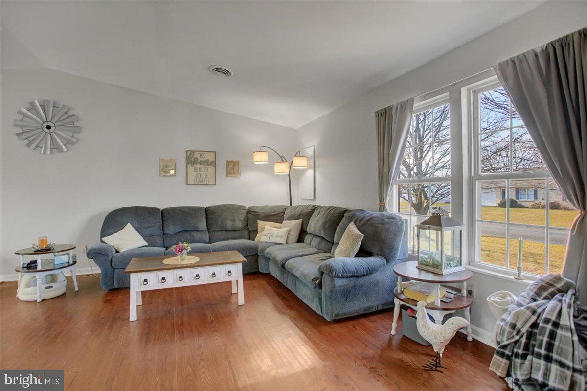 14072 Timothy Drive photo 8