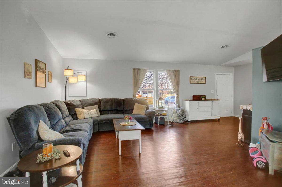 14072 Timothy Drive photo 9