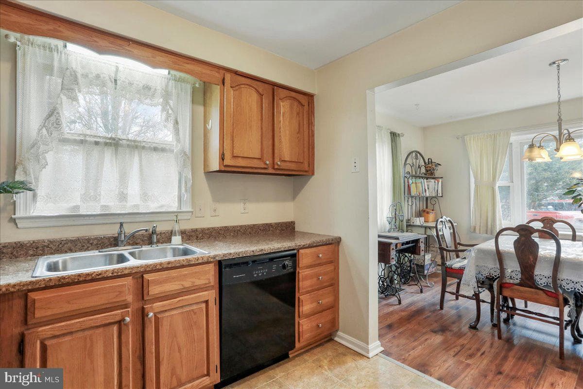 14891 Robinhood Circle photo 11