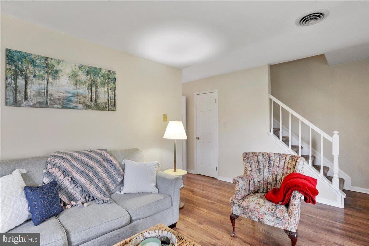 14891 Robinhood Circle photo 3