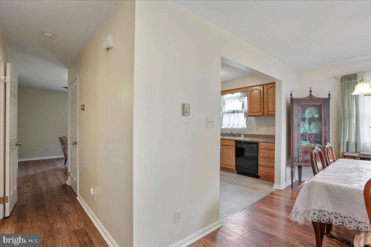 14891 Robinhood Circle photo 6