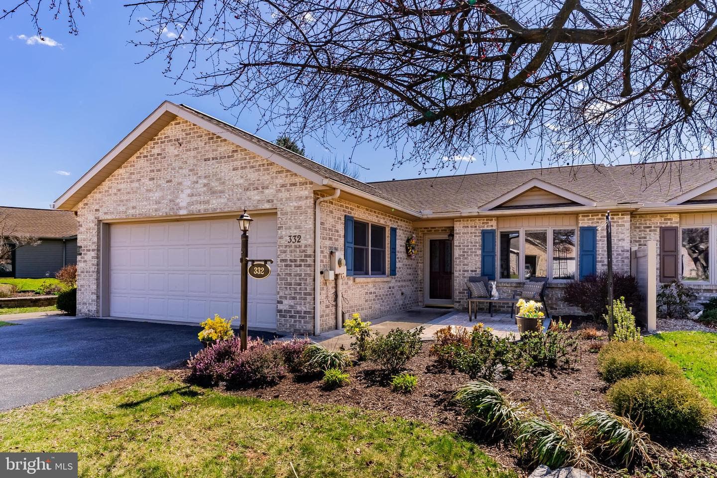 332 Phoenix Drive photo 2