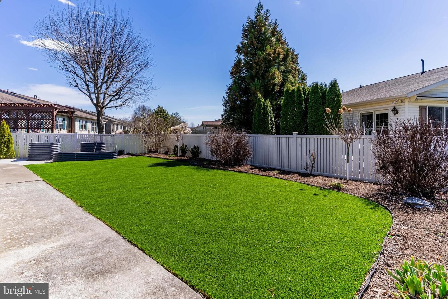 332 Phoenix Drive photo 8