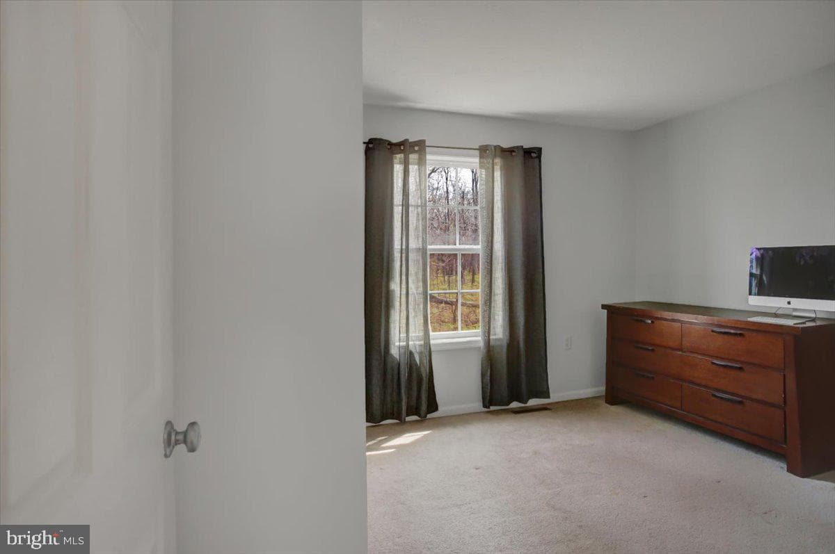 350 Hykes Road East S photo 24
