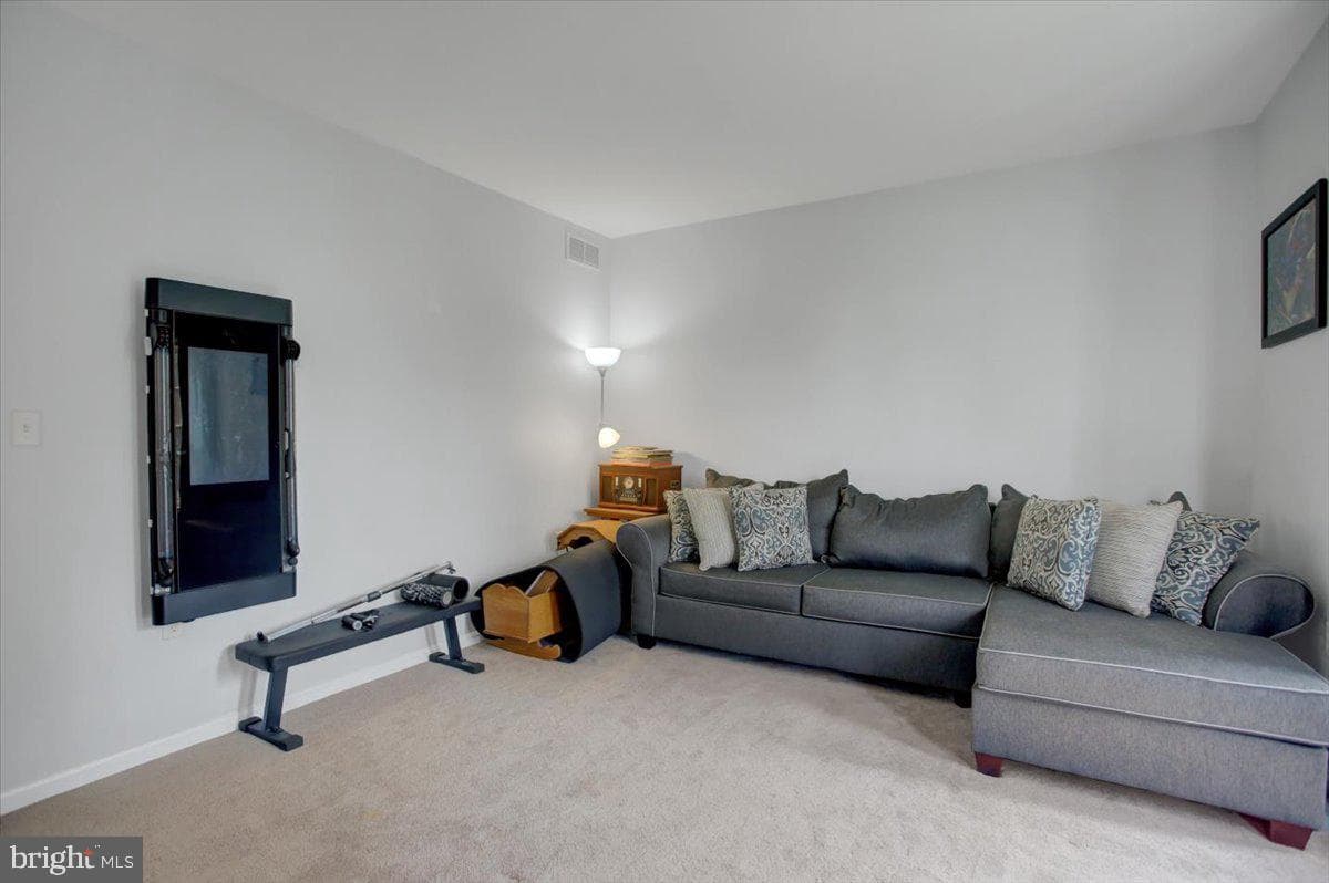 350 Hykes Road East S photo 8