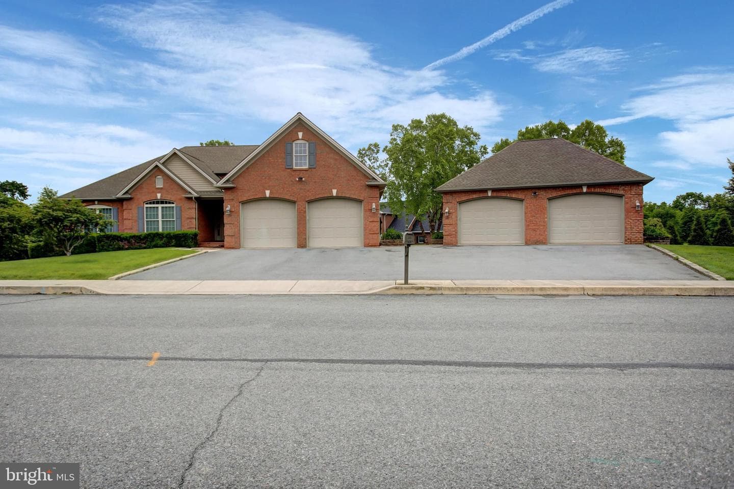 344 Moss Spring Avenue photo 11