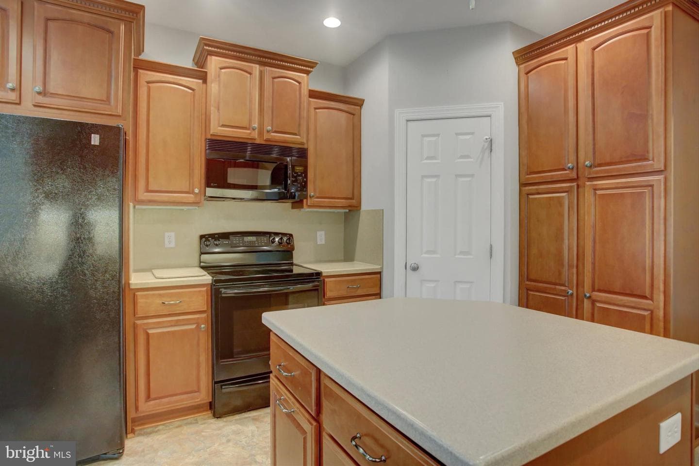 344 Moss Spring Avenue photo 23