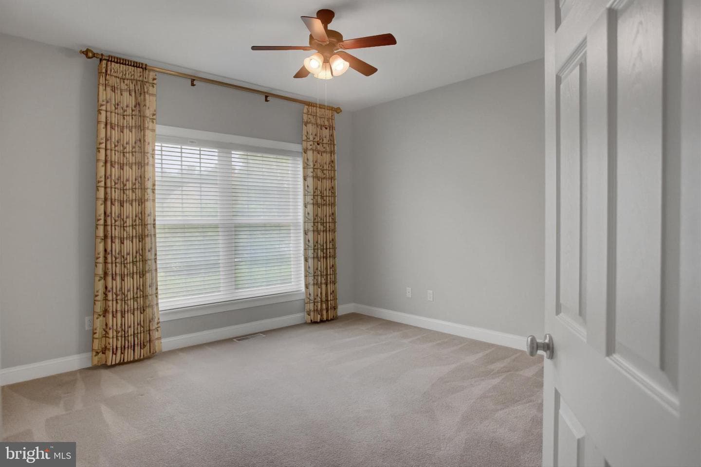 344 Moss Spring Avenue photo 35