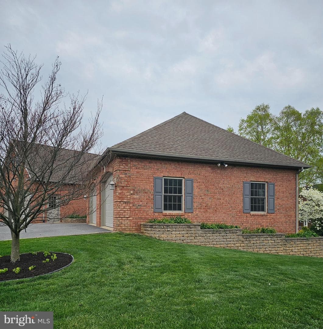 344 Moss Spring Avenue photo 7