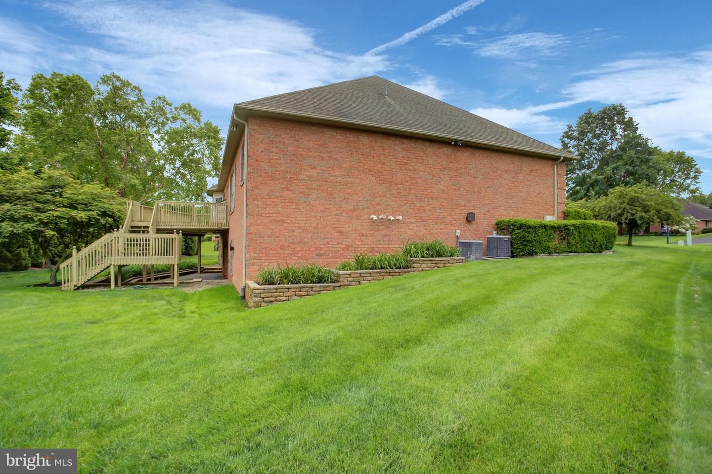 344 Moss Spring Avenue photo 9