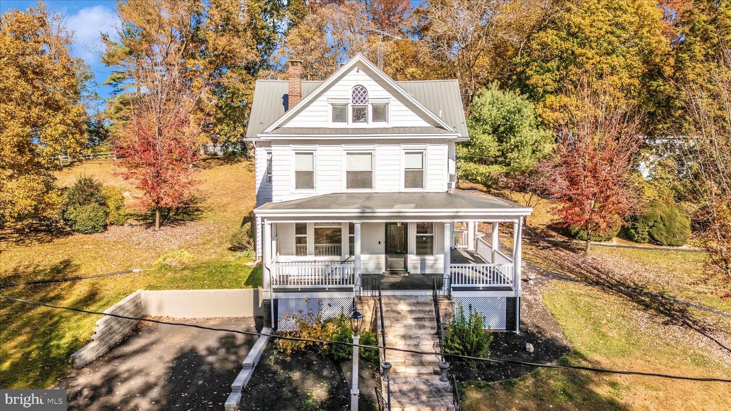 2027 Lincoln Way East, Chambersburg
