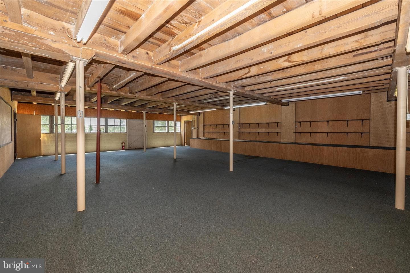 2027 Lincoln Way East photo 51