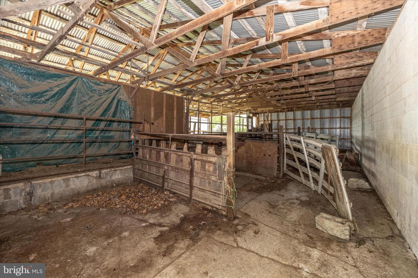 2027 Lincoln Way East photo 61