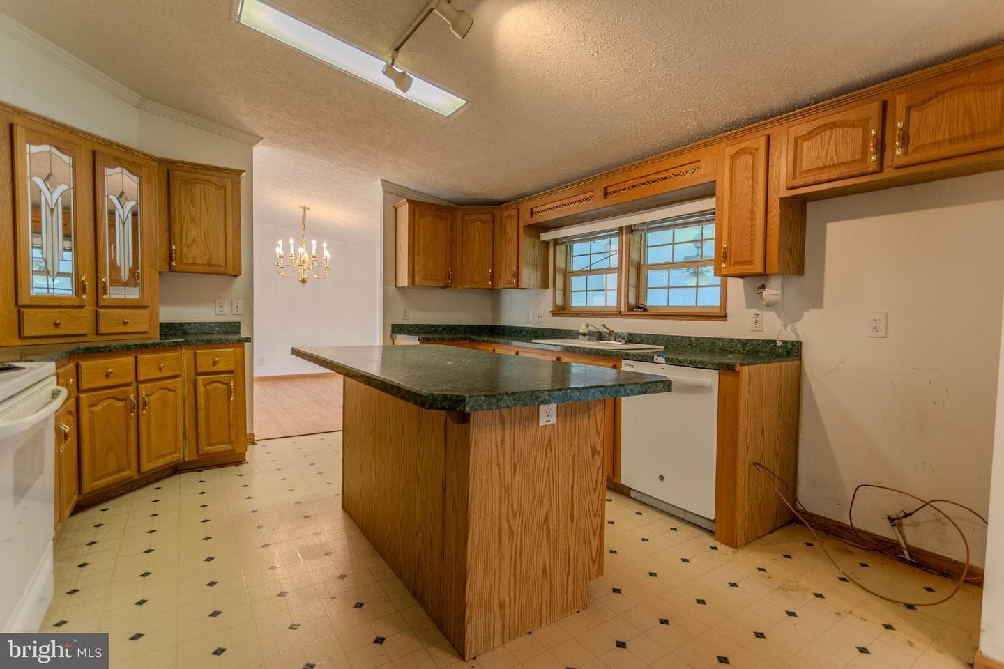 186 Hampton Drive photo 13